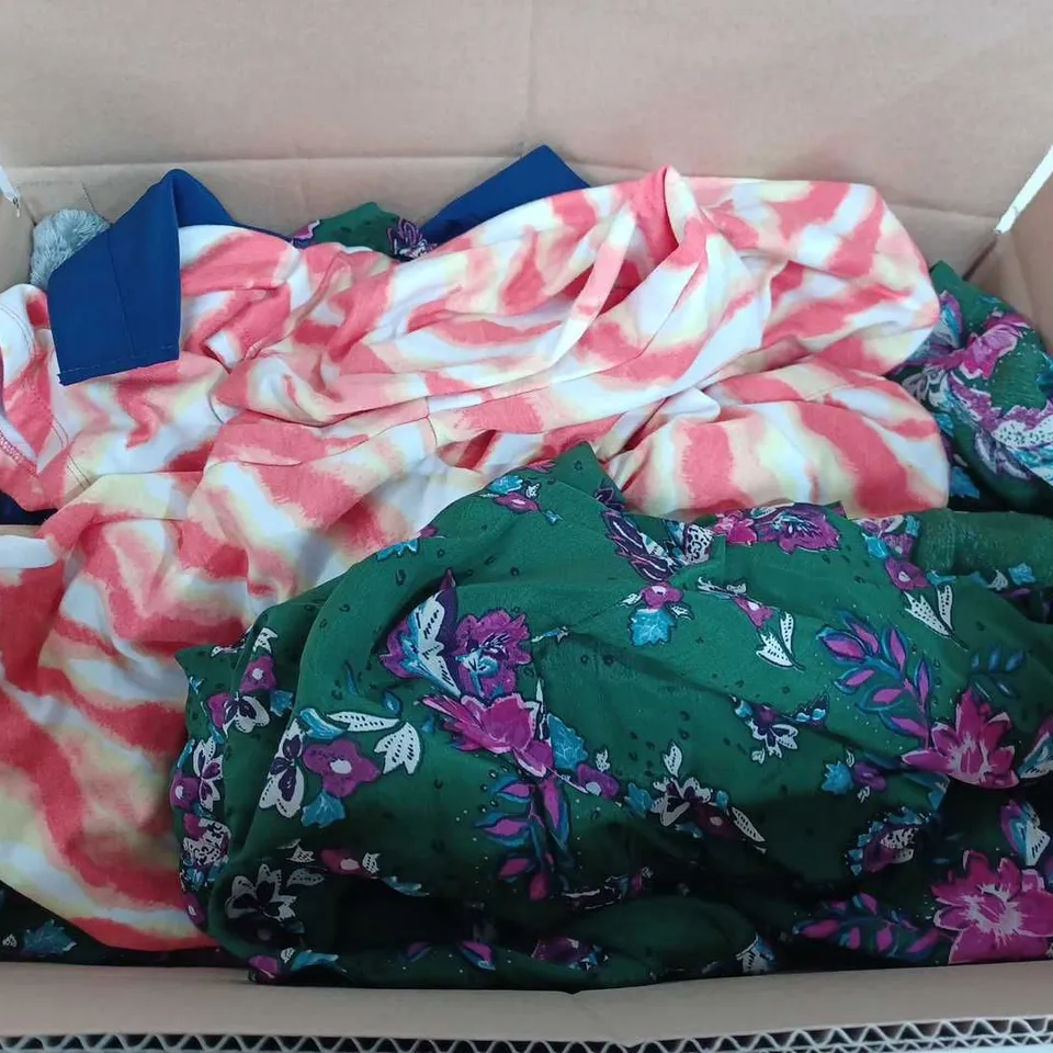 BOX OF APPROX 13 ASSORTED CLOTHING ITEMS TO INCLUDE - D&CO - MARLA WYNNE - RUTH LONGSFORD ECT 