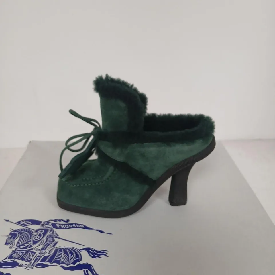 BURBERRY GREEN SUEDE FUR-LINED BOOTS – WOMEN'S, UK 2 (EU 35)