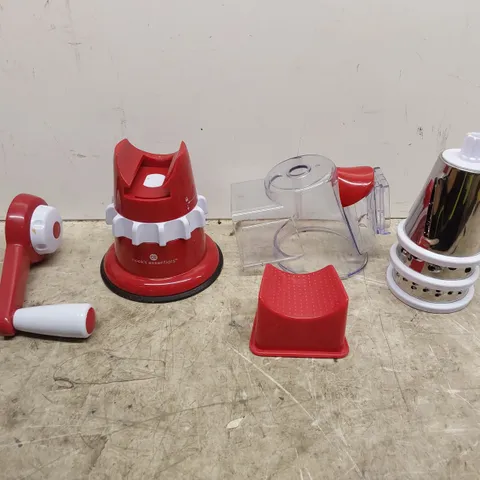 BOXED COOK'S ESSENTIALS SPEED GRATER & SLICER WITH SUCTION BASE - RED