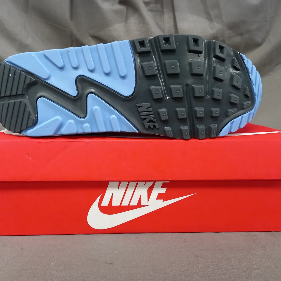 BOXED PAIR OF NIKE AIR MAX SHOES IN GREY/BLUE UK SIZE 6