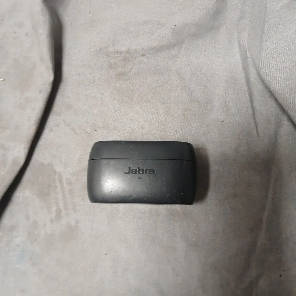 JABRA TRUE WIRELESS EARBUDS WITH CHARGING CASE – BLACK 