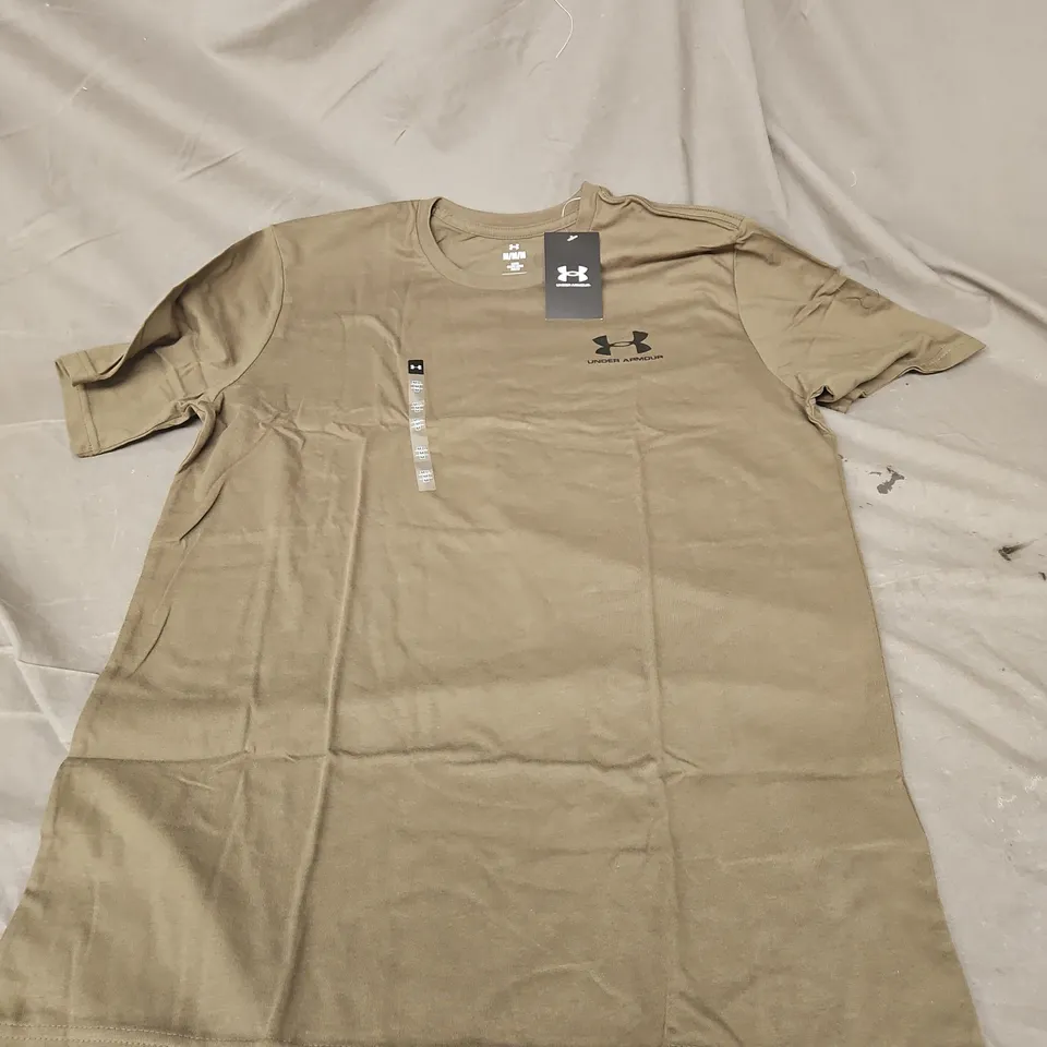 UNDER ARMOUR LOOSE TSHIRT IN DARK OLIVE SIZE M