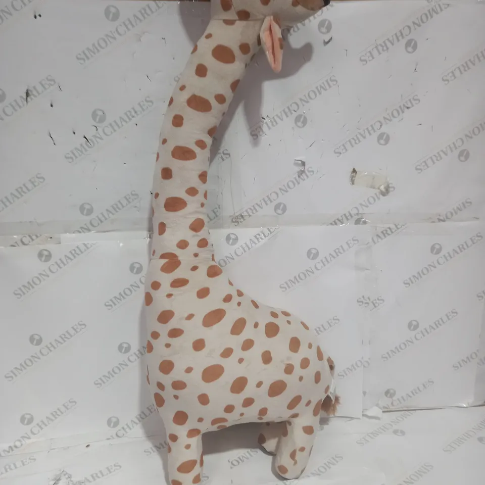 STUFFED GIRAFFE TEDDIE