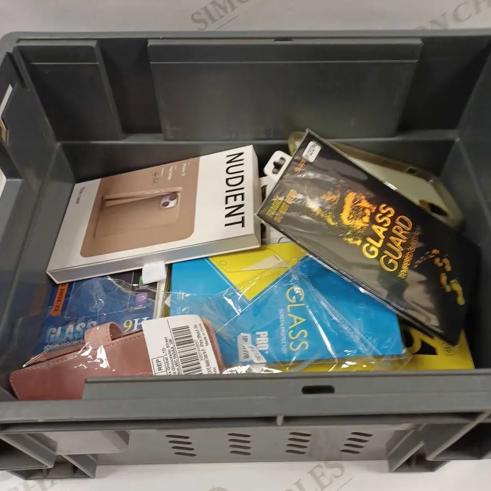 LOT TO CONTAIN APPROX 20 X ASSORTED PHONE ACCESSORIES, INCLUDES A LARGE QUANTITY OF SCREEN PROTECTORS, PHONE CASES ETC 