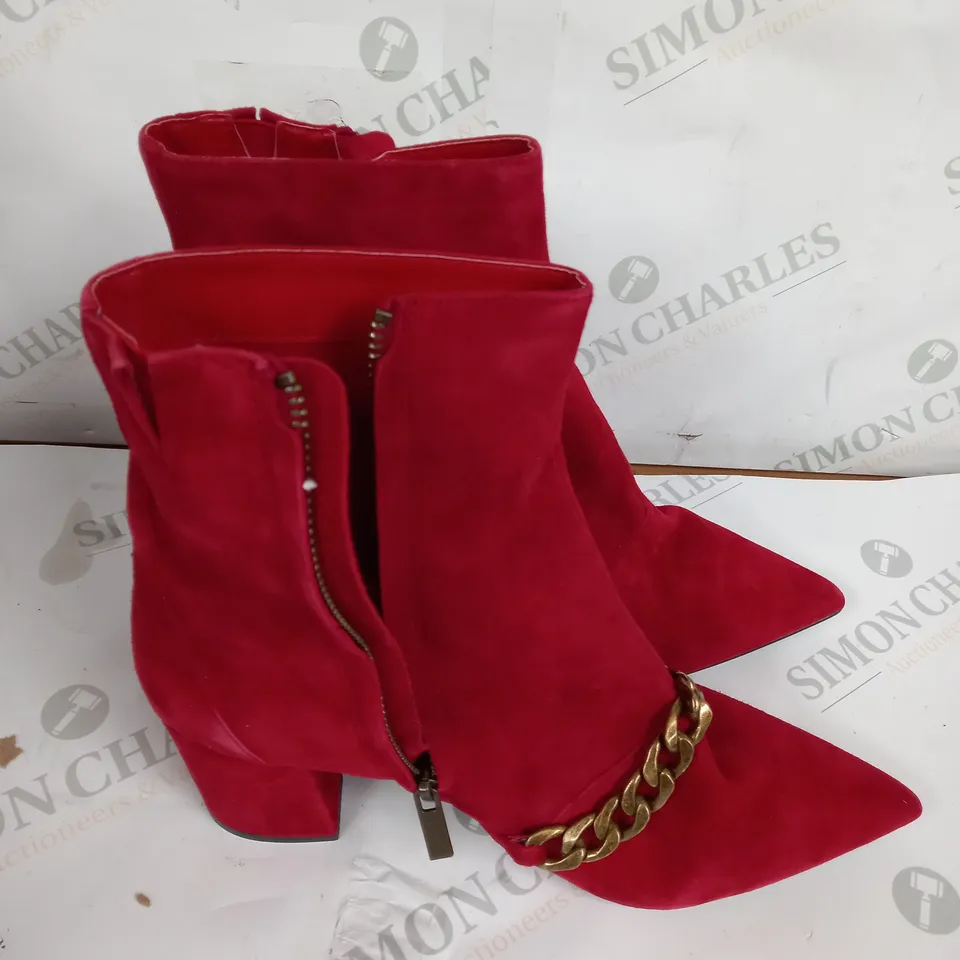 BEN DE LISI CHAIN LINK SUEDE ANKLE BOOT