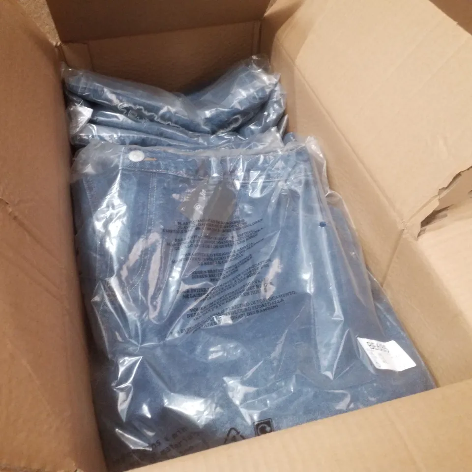 BOX CONTAINING APPROXIMATELY 12 BRAND NEW SIMPLY BE MID BLUE PLEAT DETAIL WIDE LEG JEANS - SIZE 18L