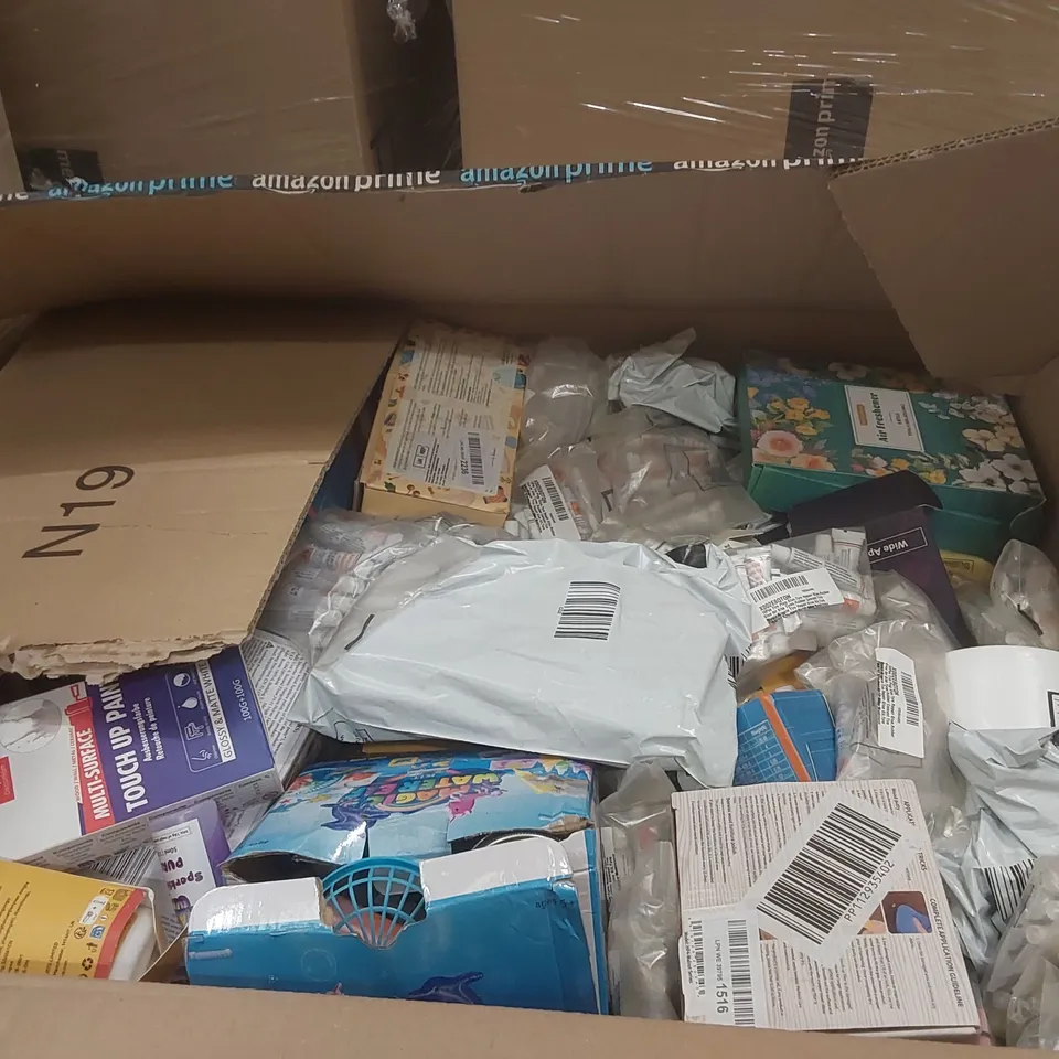 PALLET CONTAINING A VERY LARGE QUANTITY OF ASSORTED ITEMS INCLUDING: PAINTING ITEMS, REED DIFFUSER, GRIDDLE SEASONING, TOUCH UP PAINT ECT