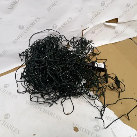 LARGE AMOUNT OF WIRED FAIRY LIGHTS IN GREEN