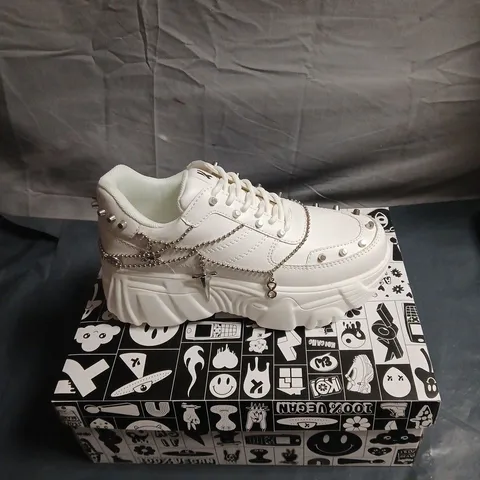 KOI JINX MYSTIC CHARM WHITE CHUNKY-SOLE TRAINERS WITH CHAIN EMBELLISHMENT UK SIZE 5