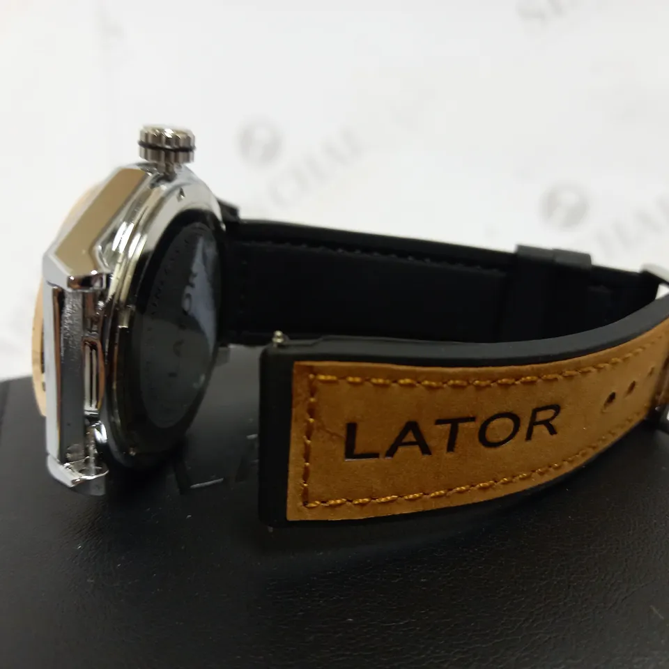 LATOR CALIBRE BROWN TWO-TONE DIAL RUBBER STRAP WRISTWATCH