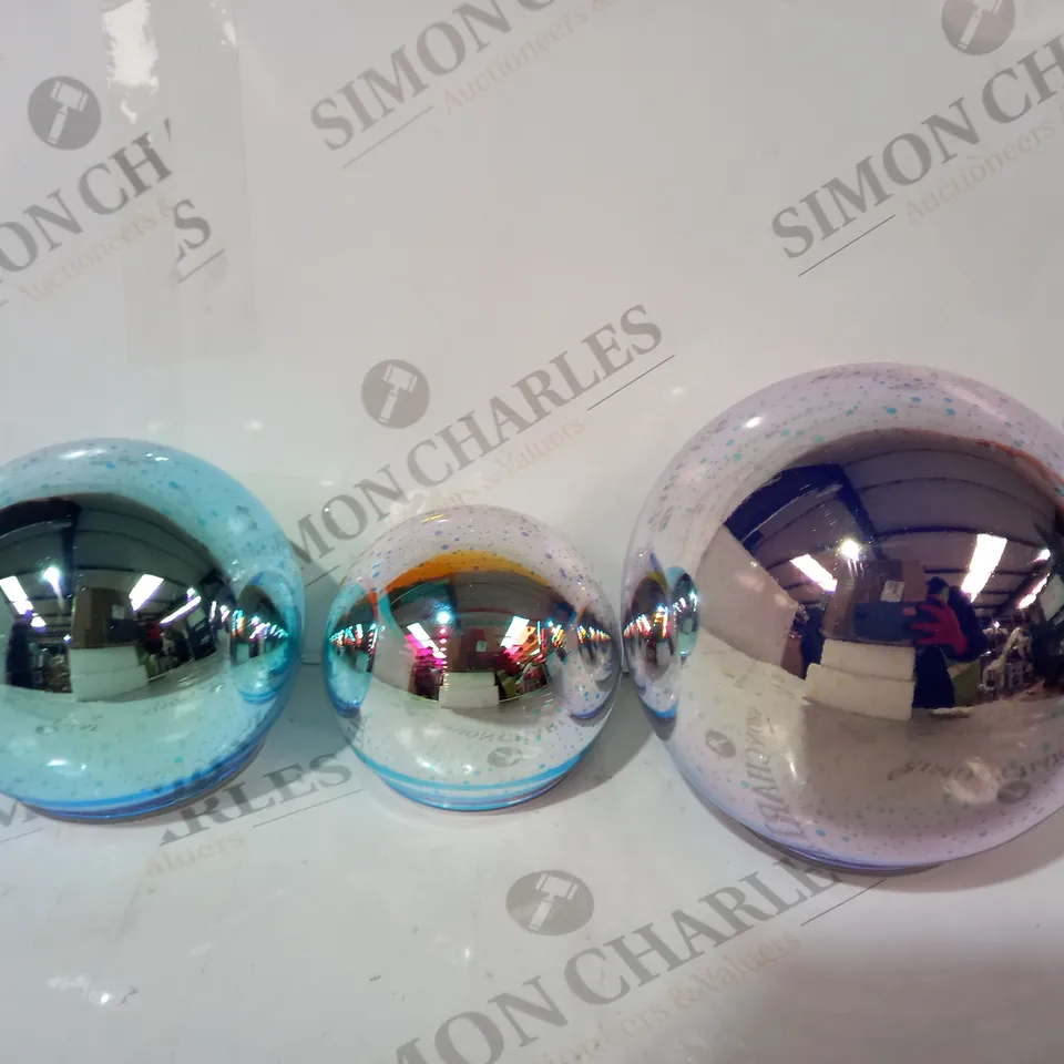 BOXED OUTLET BUNDLEBERRY BY AMANDA HOLDEN SET OF 3 INFINITY SPHERES