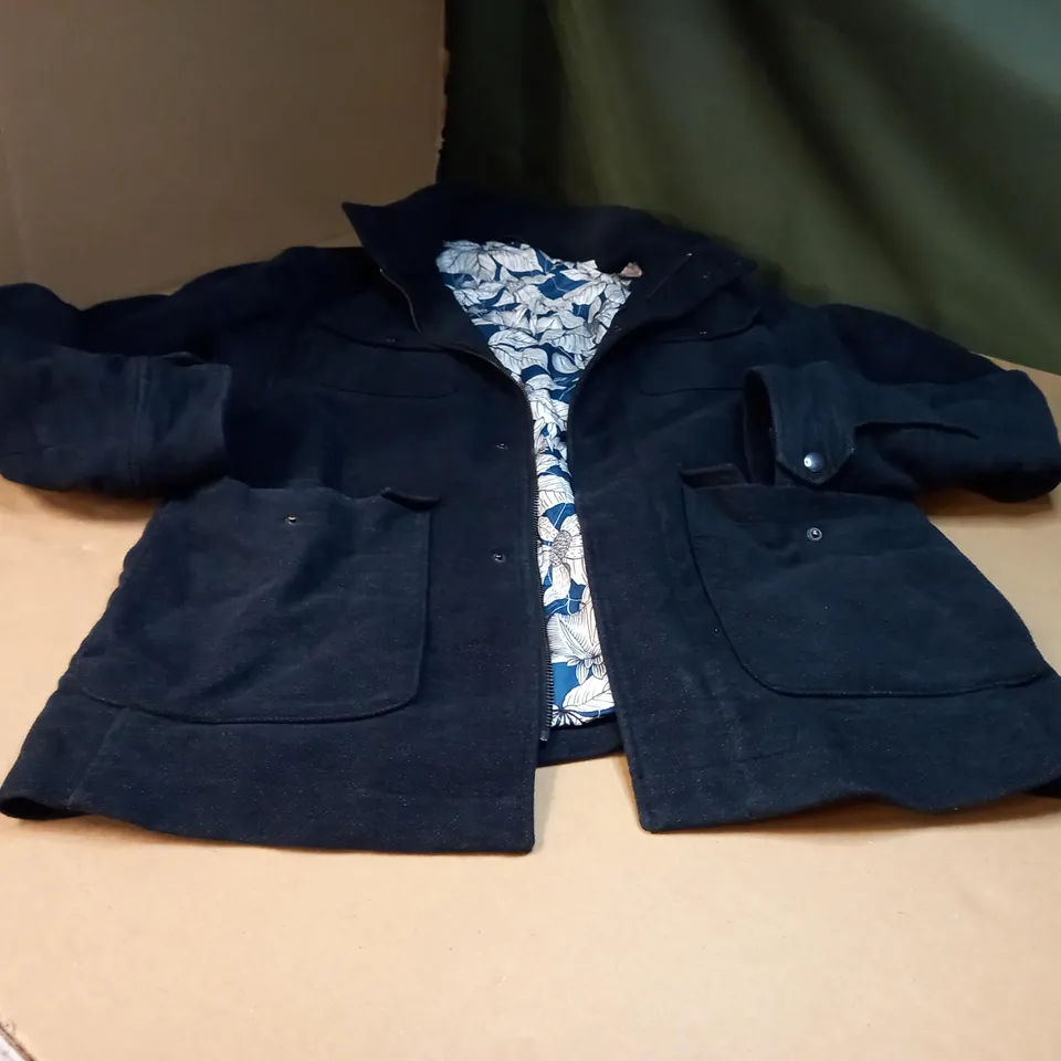 DESIGNER MENS BLACK/LARGE POCKET JACKET