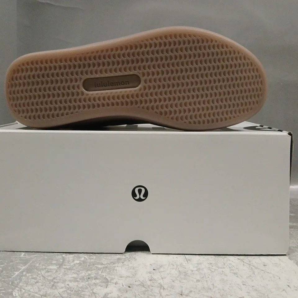 BOXED PAIR OF LULULEMON WOMEN'S CITYVERSE SNEAKERS IN DUSTY MAUVE SIZE UK 5.5