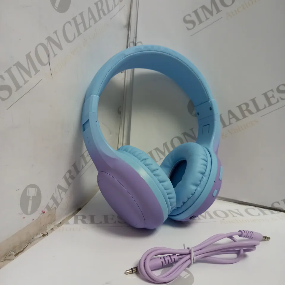BOXED KIDS WIRED HEADPHONES - PURPLE AND BLUE. 