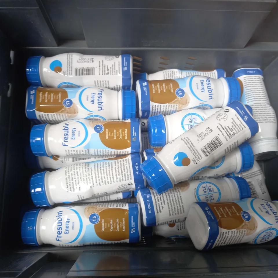 APPROXIMATELY 15 ASSORTED FOOD AND DRINK ITEMS TO INCLUDE FRESUBIN ENERGY DRINK AND FRUITY PEARLS - COLLECTION ONLY