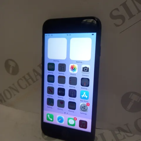 APPLE IPHONE SE SMARTPHONE IN BLACK