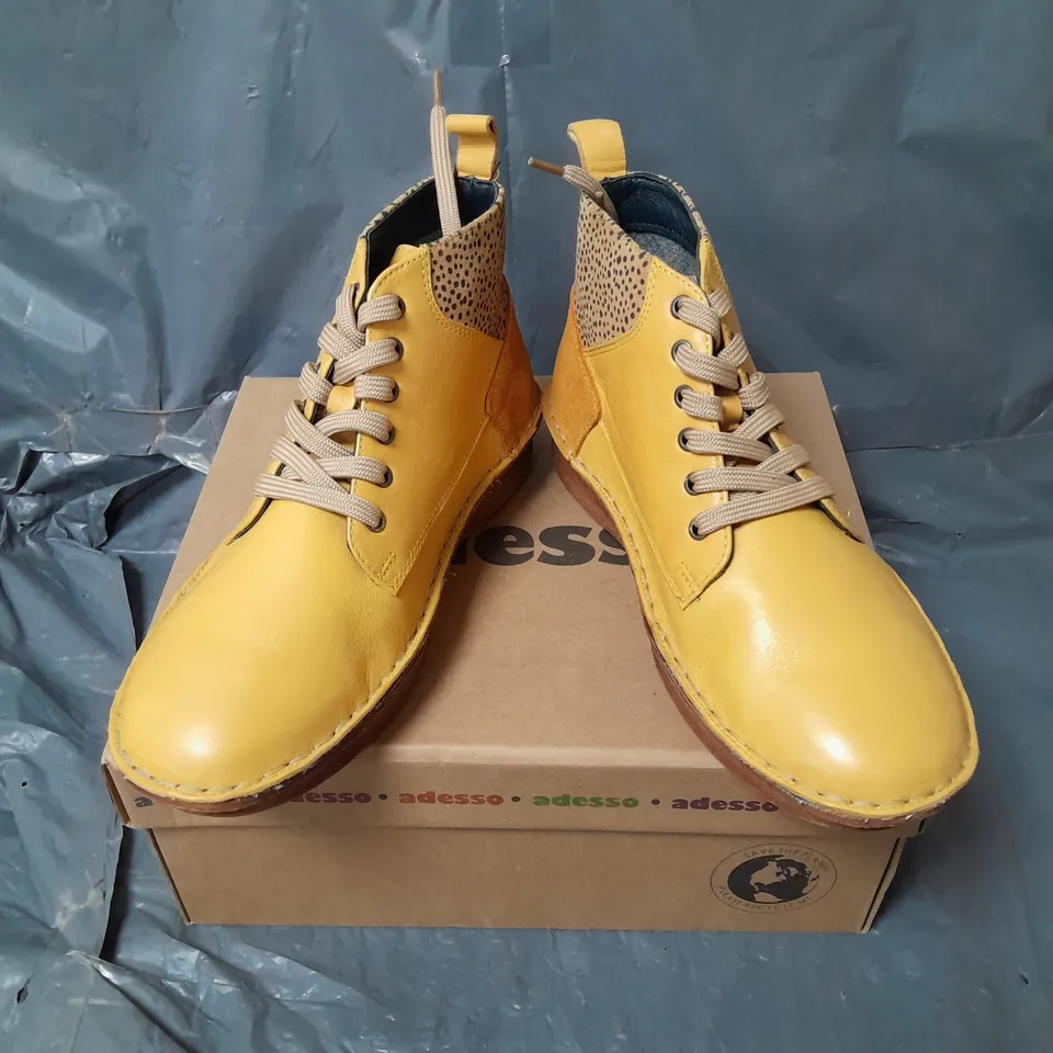 BOXED PAIR OF ADESSO LEATHER ANKLE BOOTS IN YELLOW SIZE 5