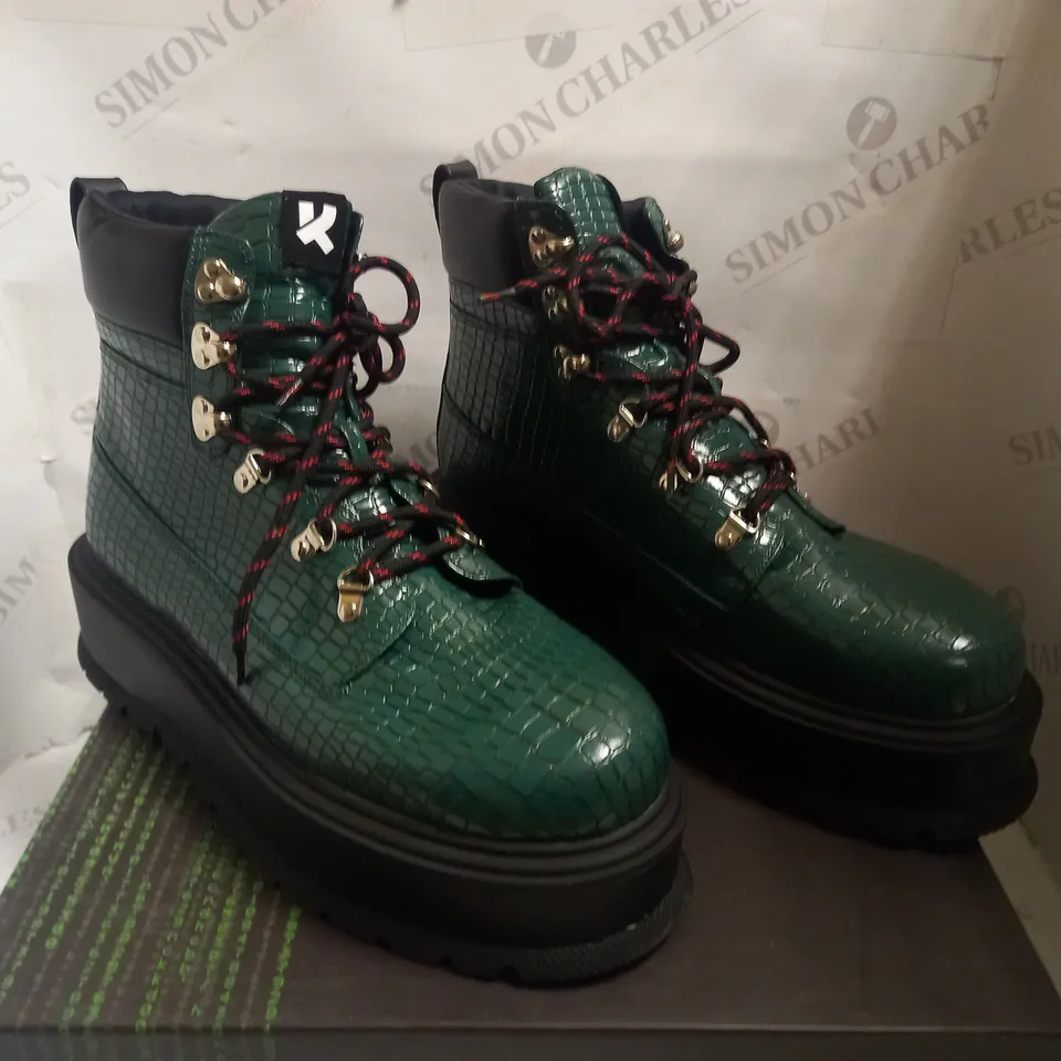 KOI VEGAN SHADOW EMERALD MENS PLATFORM BOOTS - GREEN SIZE 10