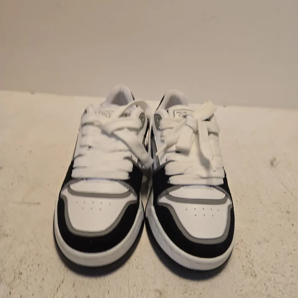 PAIR OF CLEENS LAYUP VIPER SNEAKERS - UK SIZE 6