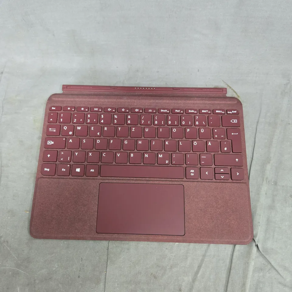 MICROSOFT SURFACE PRO 1840 GO TYPE COVER
