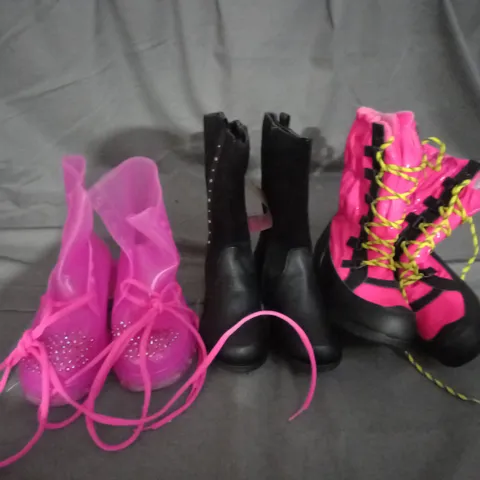 APPROXIMATELY 10 PAIRS OF ASSORTED KIDS SHOES IN VARIOUS STYLES AND SIZES
