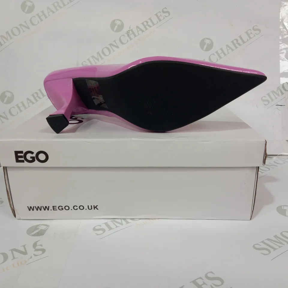 BOXED PAIR OF EGO CLOSED AND POINTED TOE HEELS IN PINK UK SIZE 6