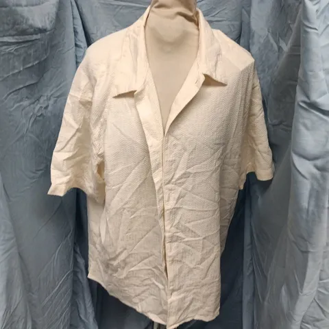 JACK & JONES WAVY TEXTURE SHIRT IN CLOUD DANCER - EU LARGE
