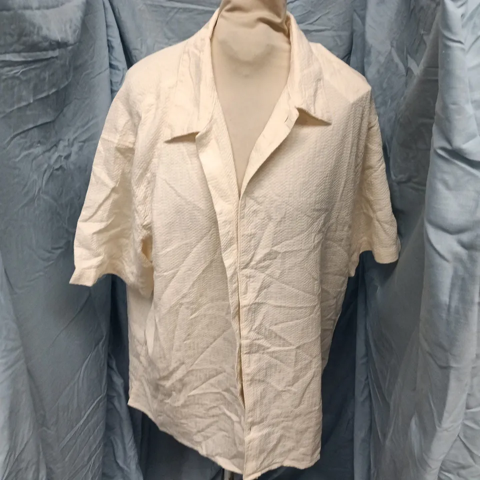 JACK & JONES WAVY TEXTURE SHIRT IN CLOUD DANCER - EU LARGE