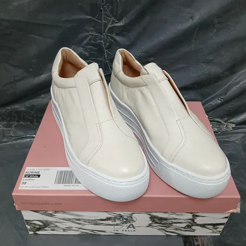 BOXED PAIR OF MODA IN PELLE SLIP ON CHUNKY SLAP TRAINERS - SIZE 39 