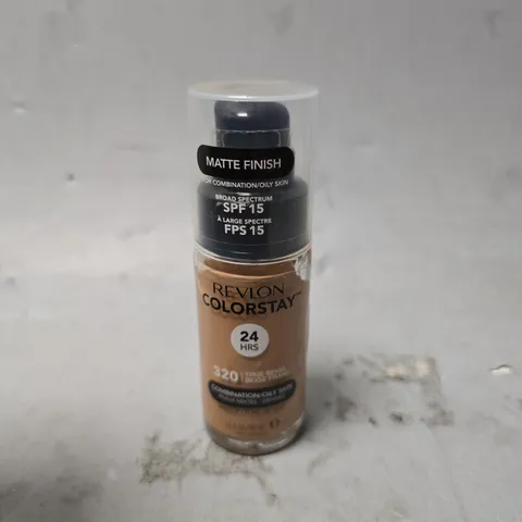 BOXED OF APPROXIMATELY 18 REVLON COLORSTAY 320 TRUE BEIGE 