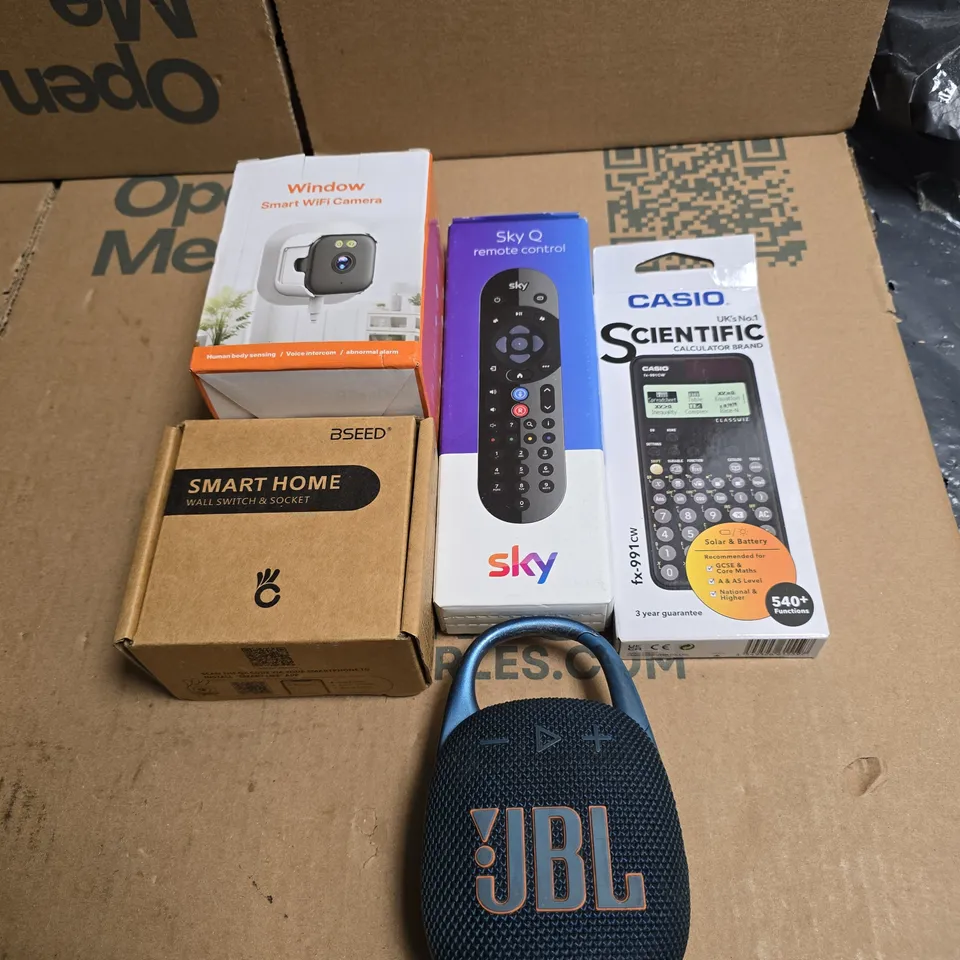 TOTE OF APPROXIMATELY 15 ASSORTED ITEMS TO INCLUDE CASIO SCIENTIFIC CALCULATOR, JBL SPEAKER, SKY Q REMOTE CONTROL ETC