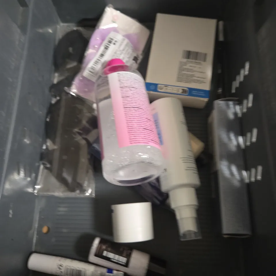 APPROXIMATEY 20 ASSORTED HEALTH AND BEAUTY PRODUCTS TO INCLUDE - BEAUTY OF JOSEON RADIANCE CLEANSING BALM - SEOL 1988 EYE CREAM - CHRISTOPHE ROBIN SCRUB - ETC