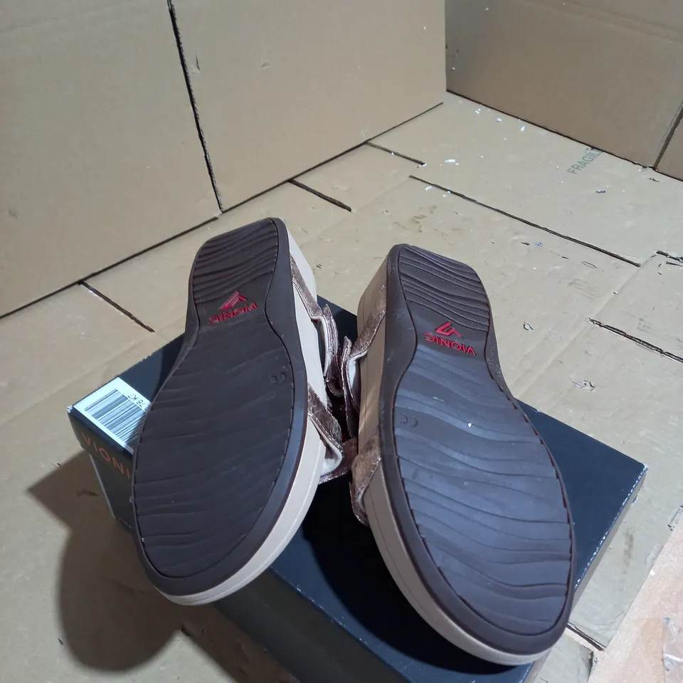 VIONIC ELLIE SANDAL IN PINK SIZE 7