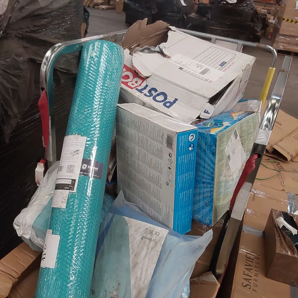 CAGE OF ASSORTED CONSUMER PRODUCTS INCLUDING: YOGA MAT, SWIMMING POOL, CAMPING CHAIRS ECT // CAGE NOT INCLUDED 