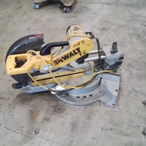 DEWALT COMPOUND MITRE SAW