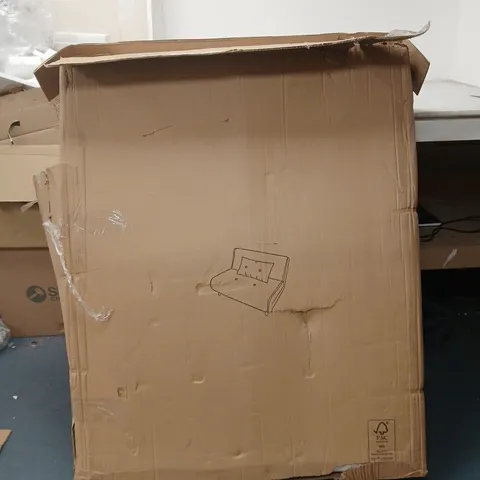 BOXED FOLDING CUSHIONED SEAT