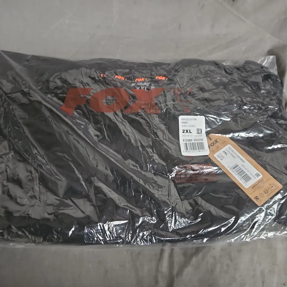 BAGGED FOX COLLECTION HOODY – BLACK/ORANGE, UK 2XL