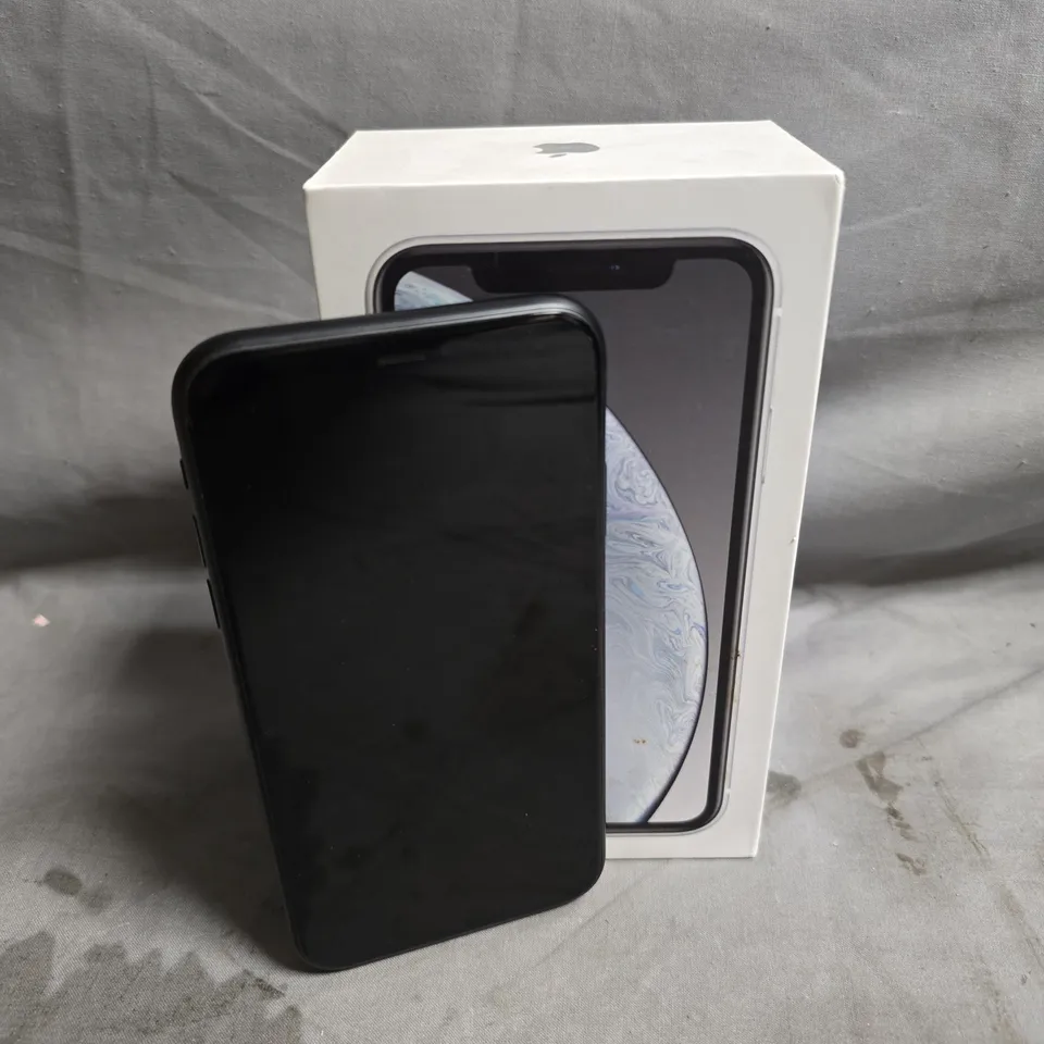 APPLE IPHONE XR SMARTPHONE