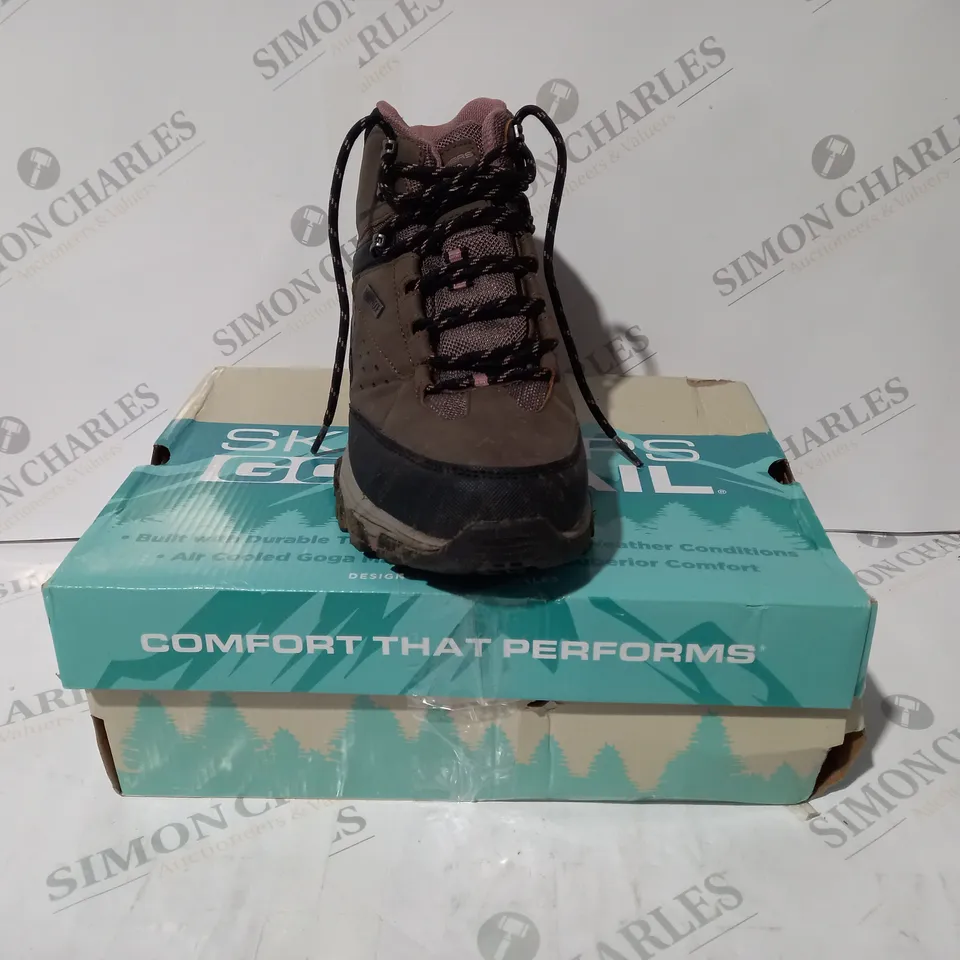 BOXED PAIR OF SKETCHERS CHOCOLATE HIKING BOOTS - SIZE 6