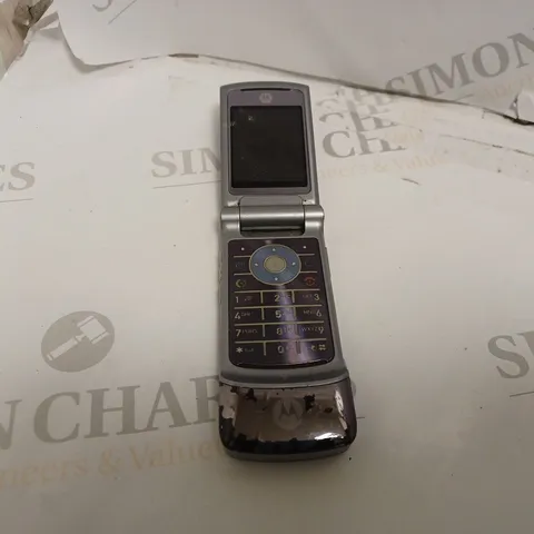 MOTOROLA FLIP PHONE