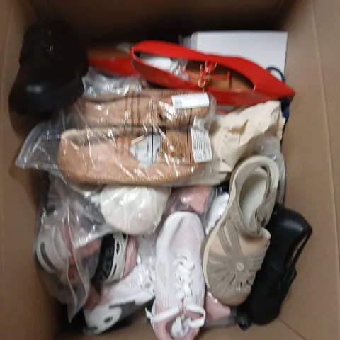 LARGE BOX OF APPROX 12 ASSORTED SHOES & ACCESSORIES IN BOX
