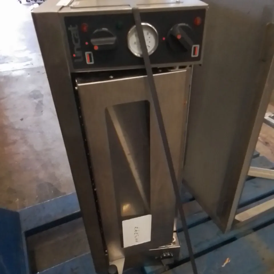 LINCAT ELECTRIC COUNTER-TOP PIZZA OVEN, SINGLE DECK WITH STAND, MODEL: PO430