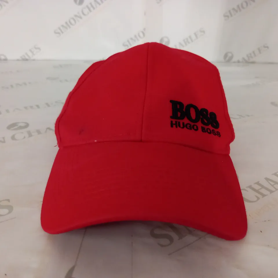 HUGO BOSS RAISED TEXT CAP IN RED