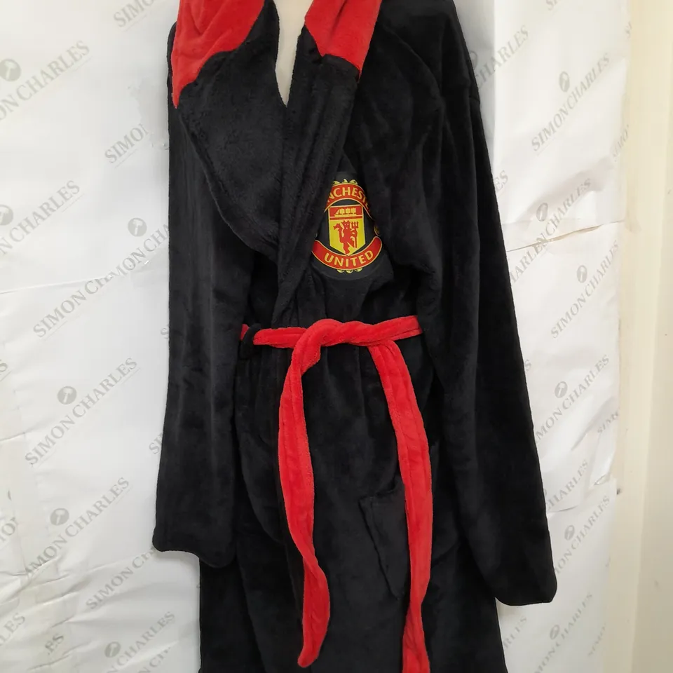 MANCHESTER UNITED OFFICIAL DRESSING GOWN IN BLACK AND RED SIZE XL