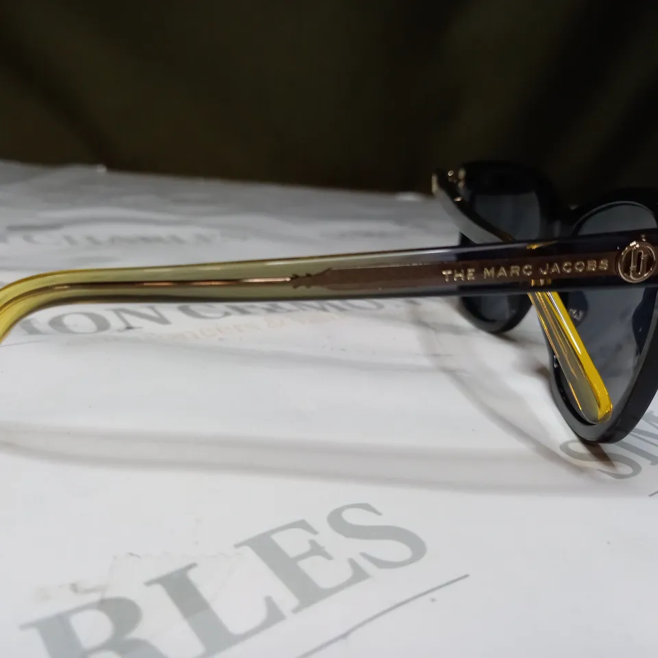 MARC JACOBS TINTED SUNGLASSES WITH CASE 