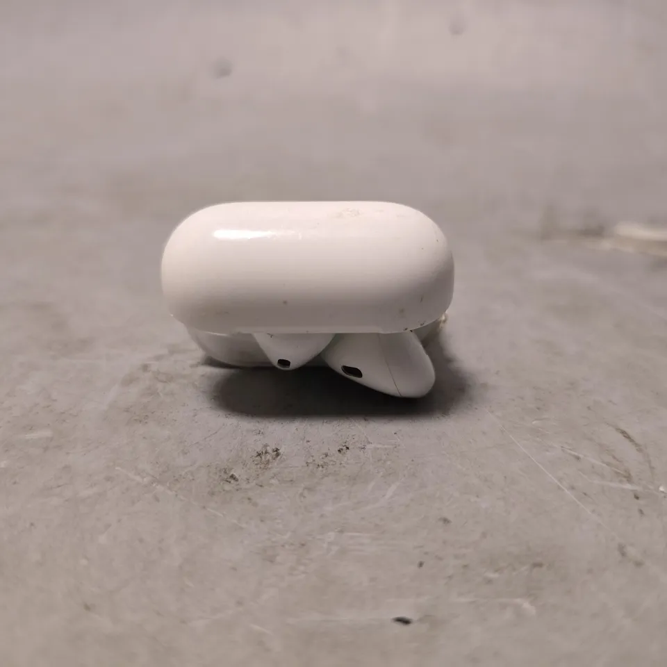 APPLE AIRPOD WITH CHARGING CASE - A1602