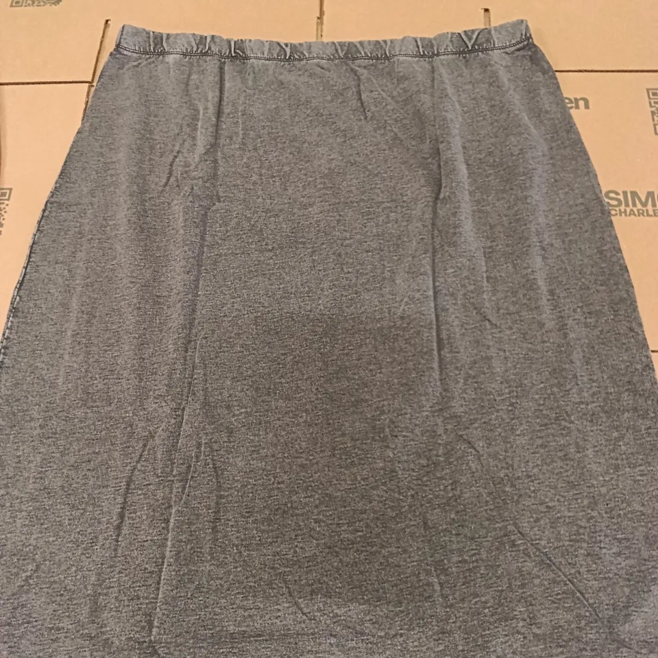 PALLET OF BRAND NEW WOMENS QUALITY DESIGNER CLOTHES APPROXIMATELY 120 TO INCLUDE; PANTS, SKIRTS, SHIRTS ETC