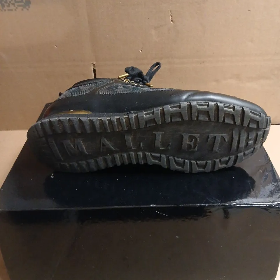 MALLET LONDON BLACK ATHLETIC SNEAKERS WITH MESH UPPER, LEATHER OVERLAYS AND GOLD HEEL DETAIL BOXED UK 9