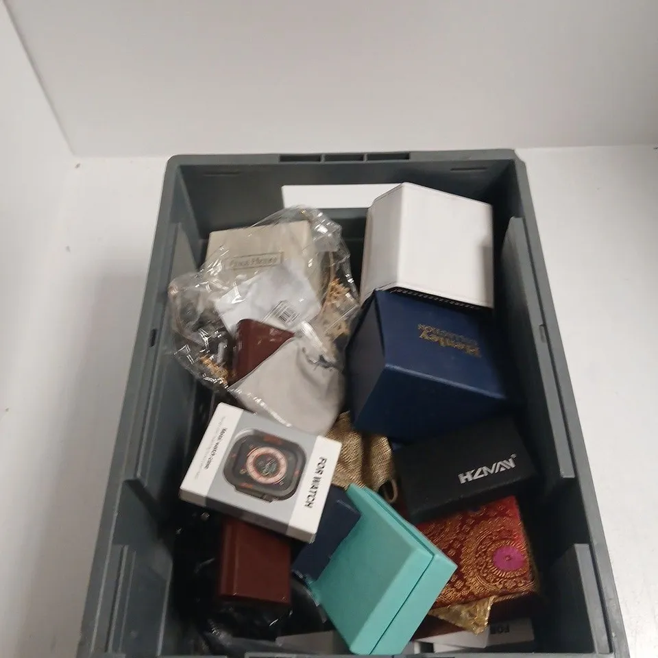BOX OF APPROXIMATELY 20 ASSORTED JEWELLERY ITEMS TO INCLUDE: SPIRIT WATCH
