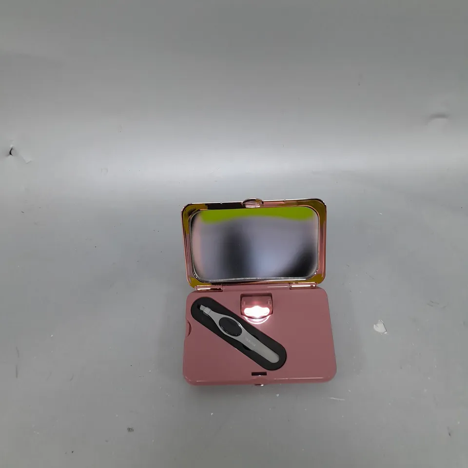 SIMPLY BEAUTY MAGNIFICATION MIRROR WITH LED, TWEEZERS & CRYSTAL NAIL FILE IN BLUSH/ROSE